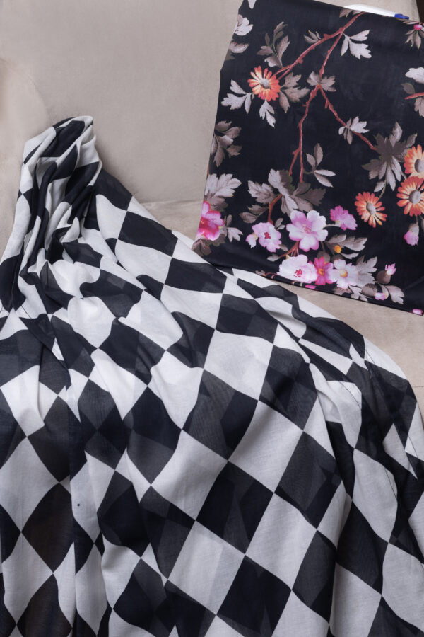 3 Piece – Luxury Printed Lawn